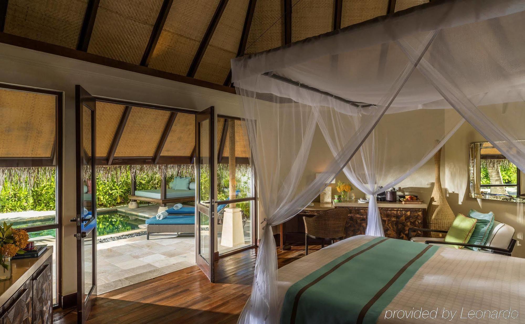 Four Seasons Resort Maldives At Kuda Huraa Esterno foto