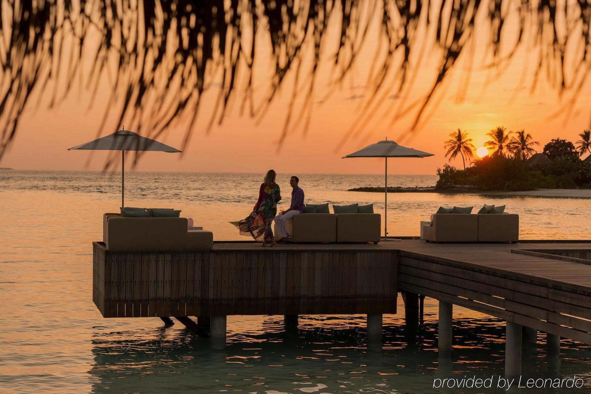 Four Seasons Resort Maldives At Kuda Huraa Esterno foto
