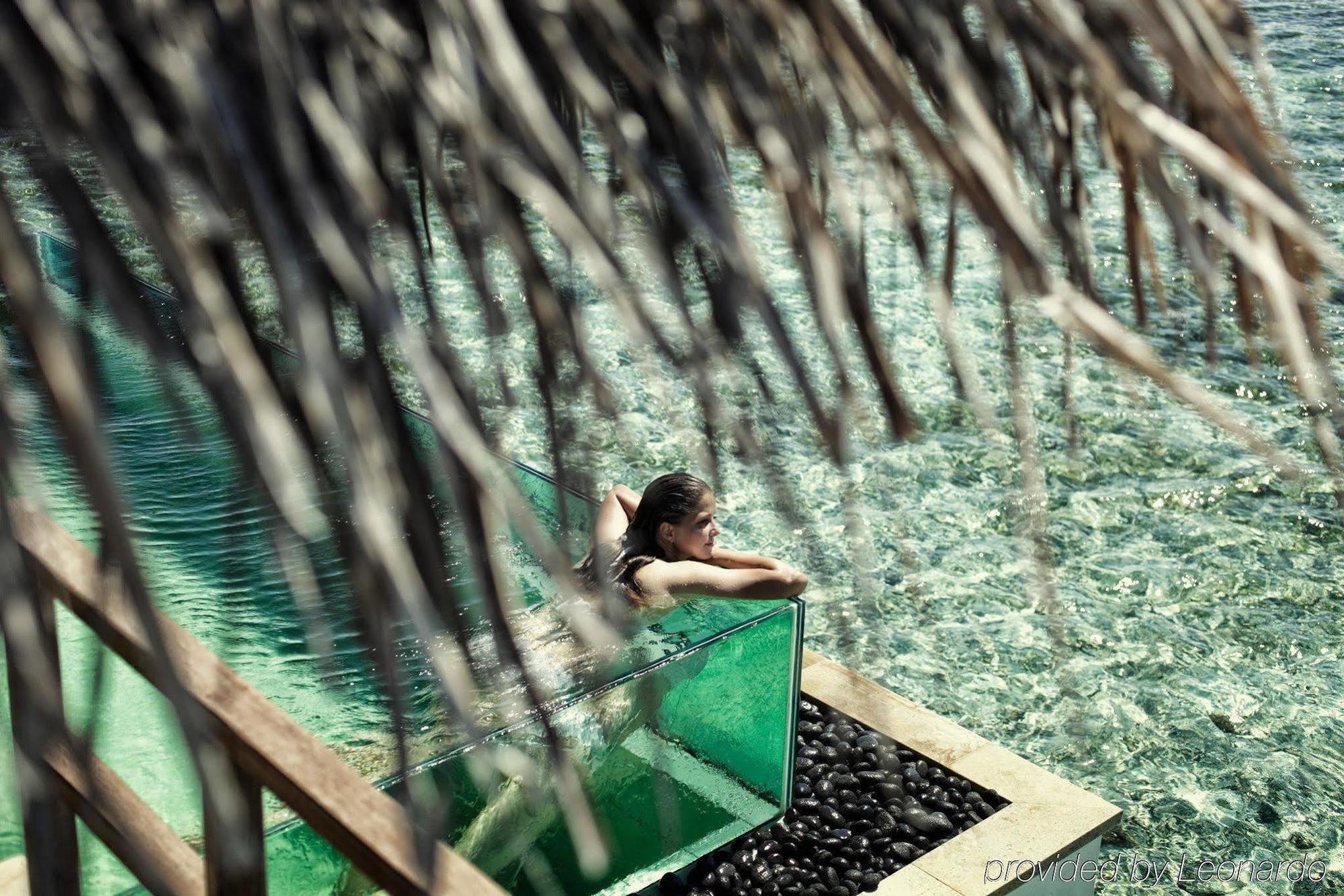 Four Seasons Resort Maldives At Kuda Huraa Esterno foto