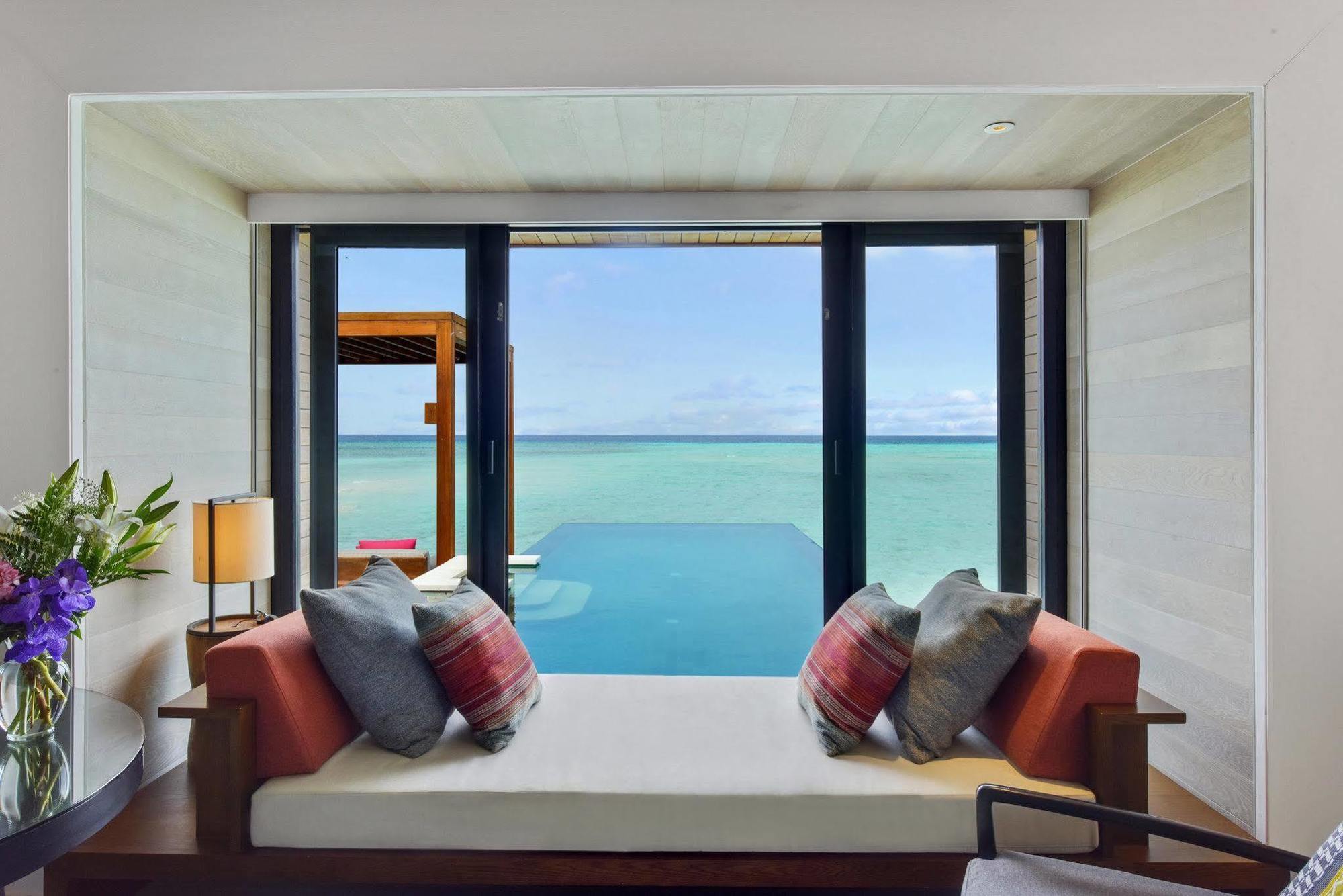 Four Seasons Resort Maldives At Kuda Huraa Esterno foto
